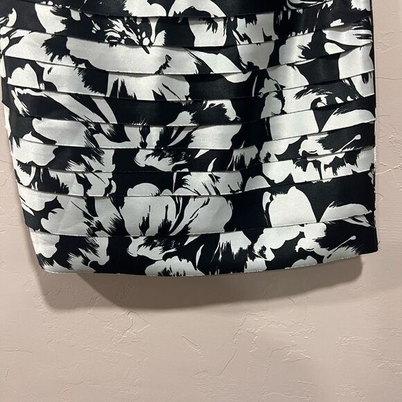WHBM Black and White Floral Shutter Pleat Spaghetti Strap Cocktail Dress - Picture 3 of 6